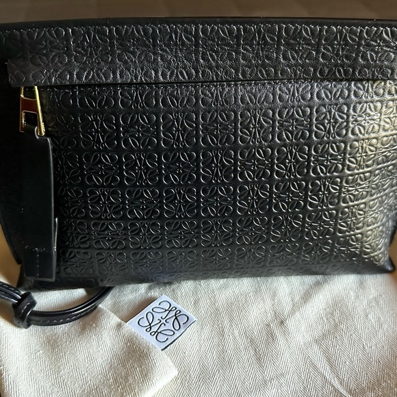 Loewe Mini Repeat T Pouch in embossed silk calfskin Black - Picture 5 of 12